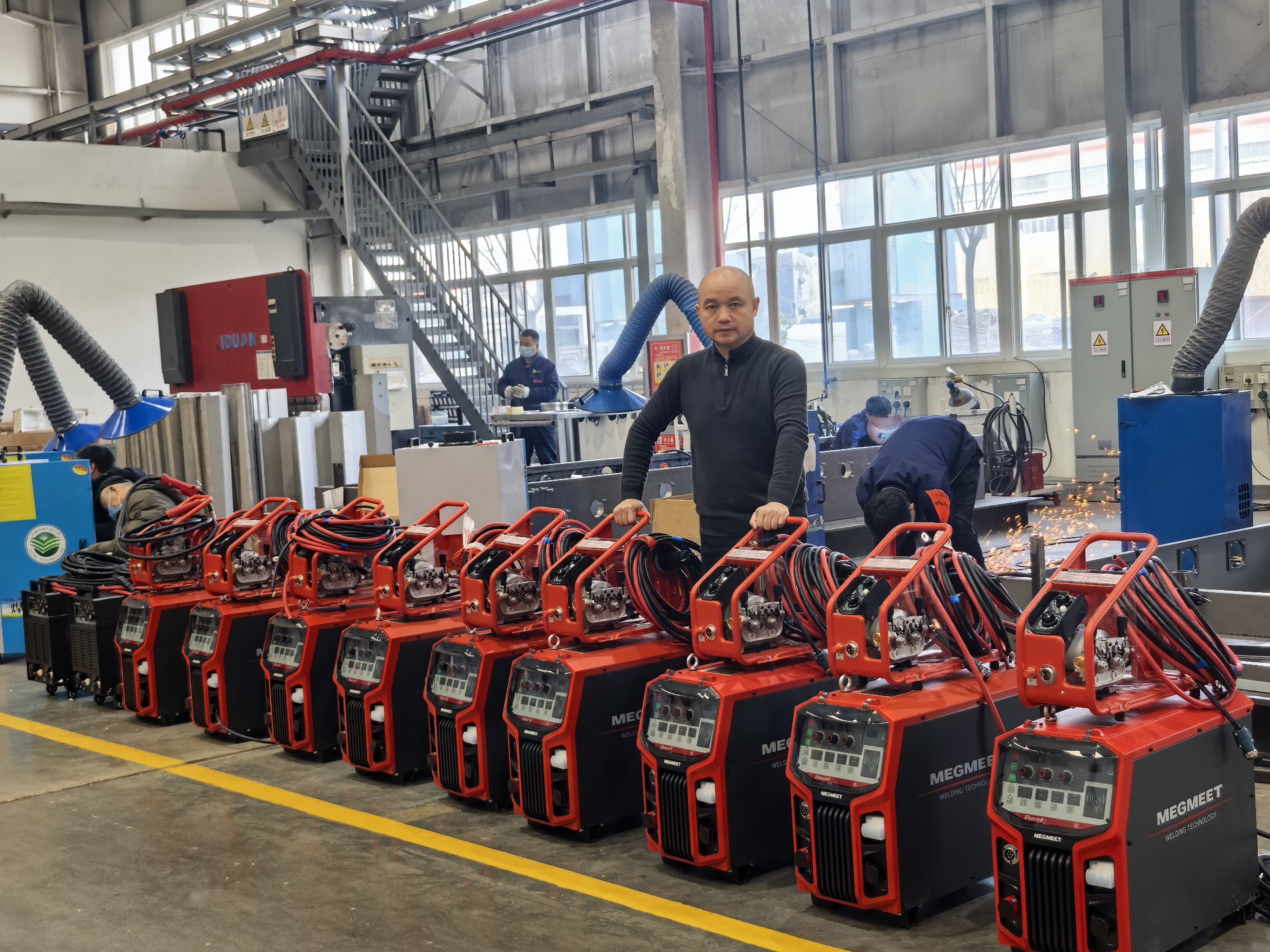 Megmeet welders and wire feeder system delivered successfully